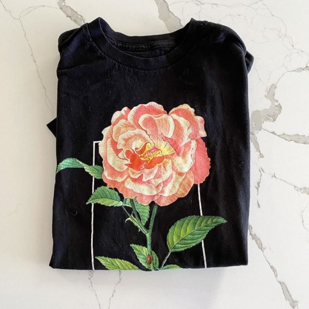 Shawn Mendes rose tour tee